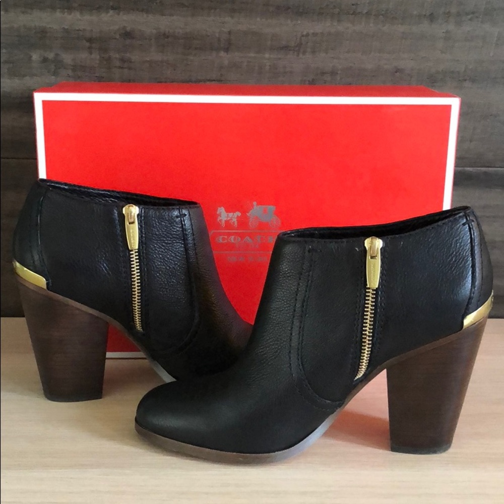 COACH BLACK LEATHER BOOTS